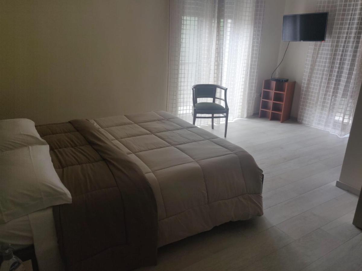 Da Nonna Antonietta Bed & Breakfast เฟอร์รันดีนา ภายนอก รูปภาพ